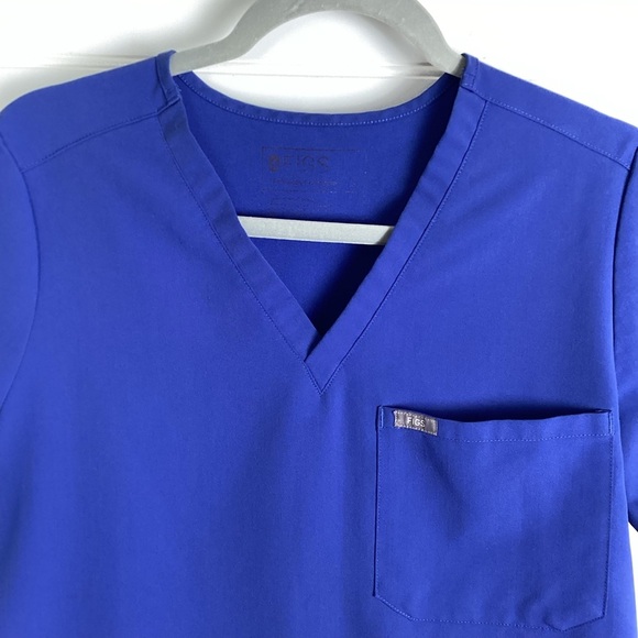 Figs Navy Blue scrub Top Size Medium nursing Medical Uniform Top - Picture 3 of 10
